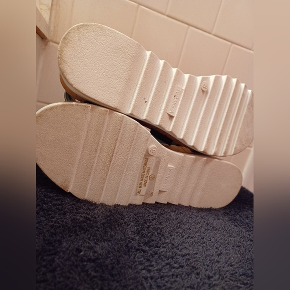 Wedge Heel Sandals - Picture 5 of 5